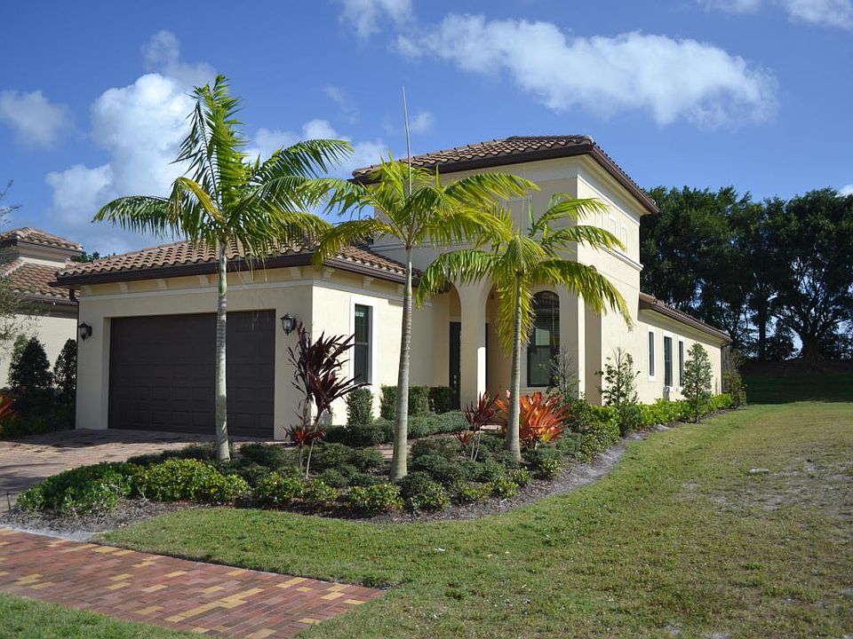 1st image of 616 SE Fascino Cir