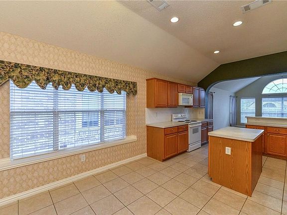 5th image of 4625 Marguerite Ln