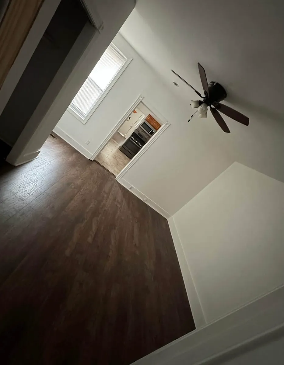 Building Photo - 1640 Allengrove St #2