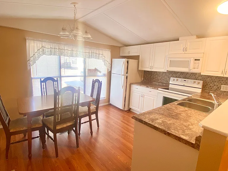 3318 W Susan Ln — Photo 9