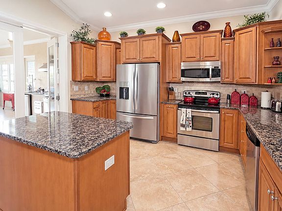 5th image of 212 Harmony Ln