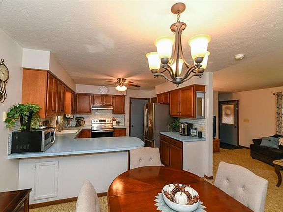 5th image of 659 Lakeview Dr