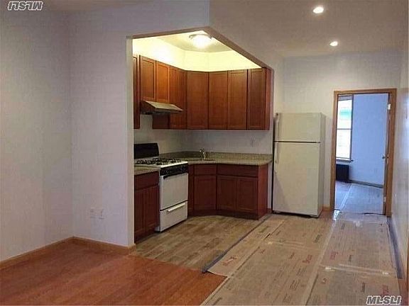 3rd image of 8837 Eldert Ln