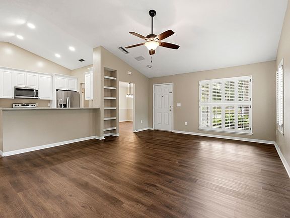 3rd image of 6831 SW 80th Dr