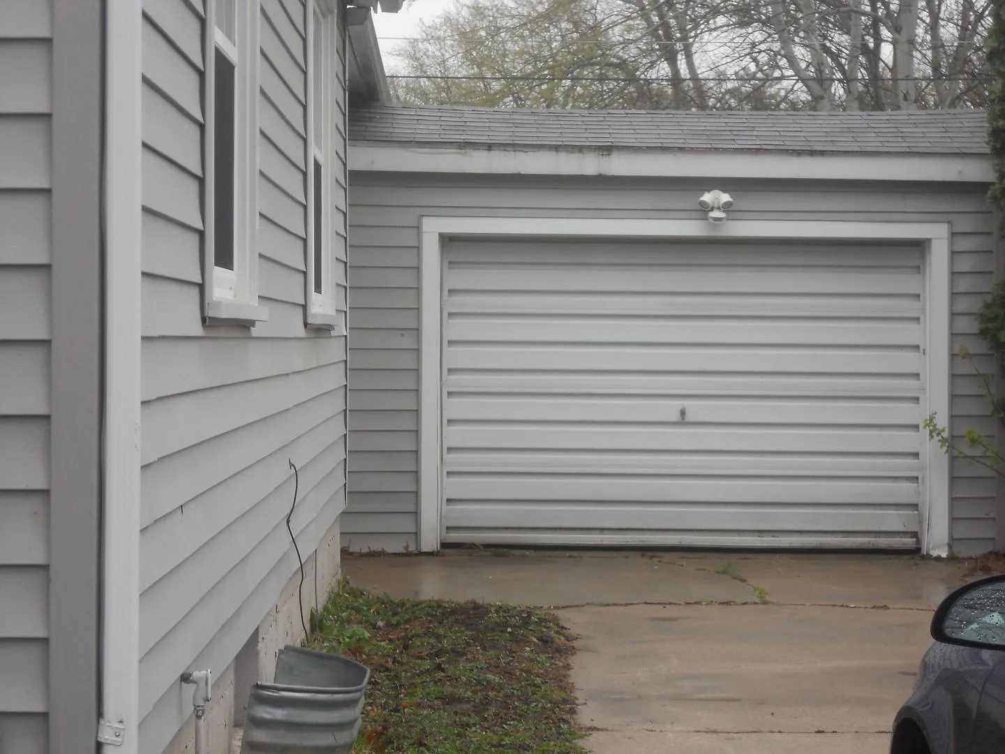 1112 Lyndon Street — Photo 2
