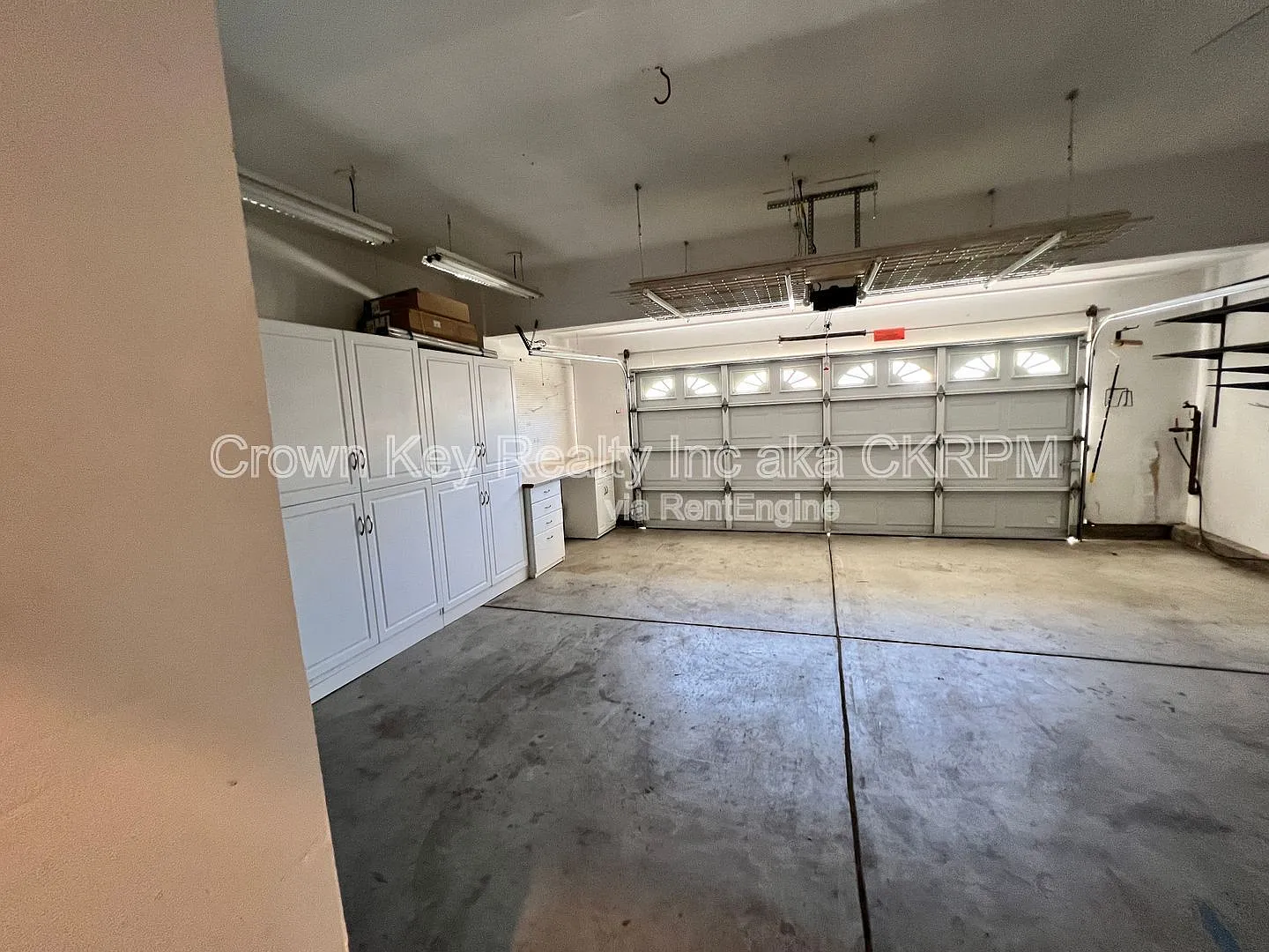 4 bed, 3.0 bath, 2368 sqft, $3,200 — Photo 4