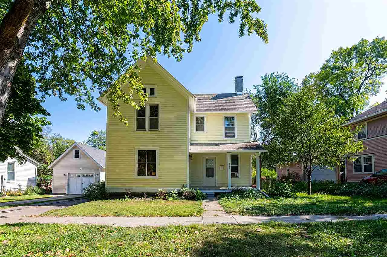 822 Roosevelt St photo 1