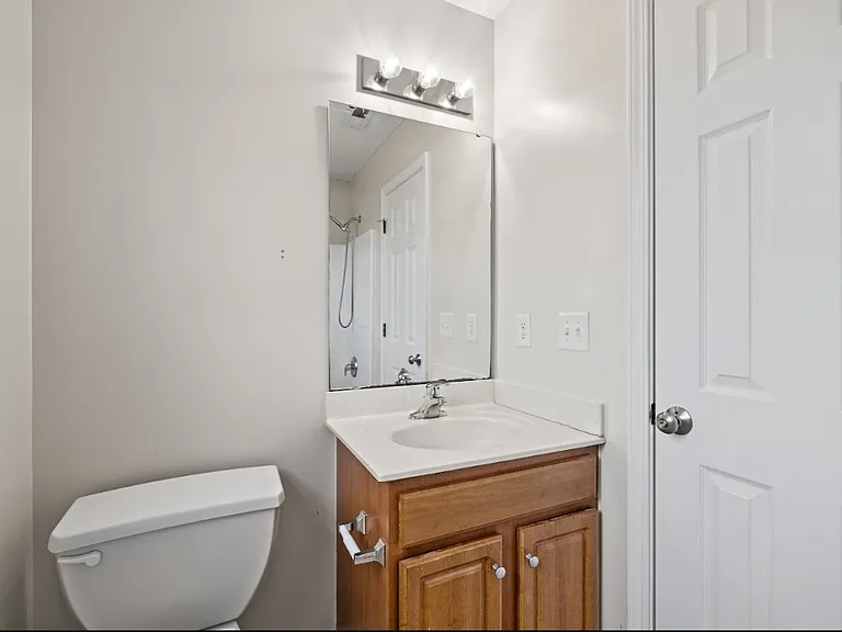 137 Woodglen Dr — Photo 14