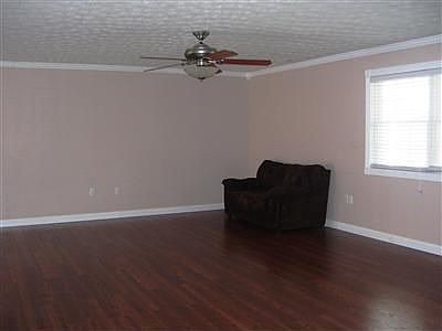 4th image of 58 Doshia Dr