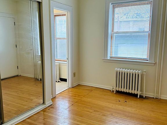 5th image of 1919 Dupont Ave S APT 306