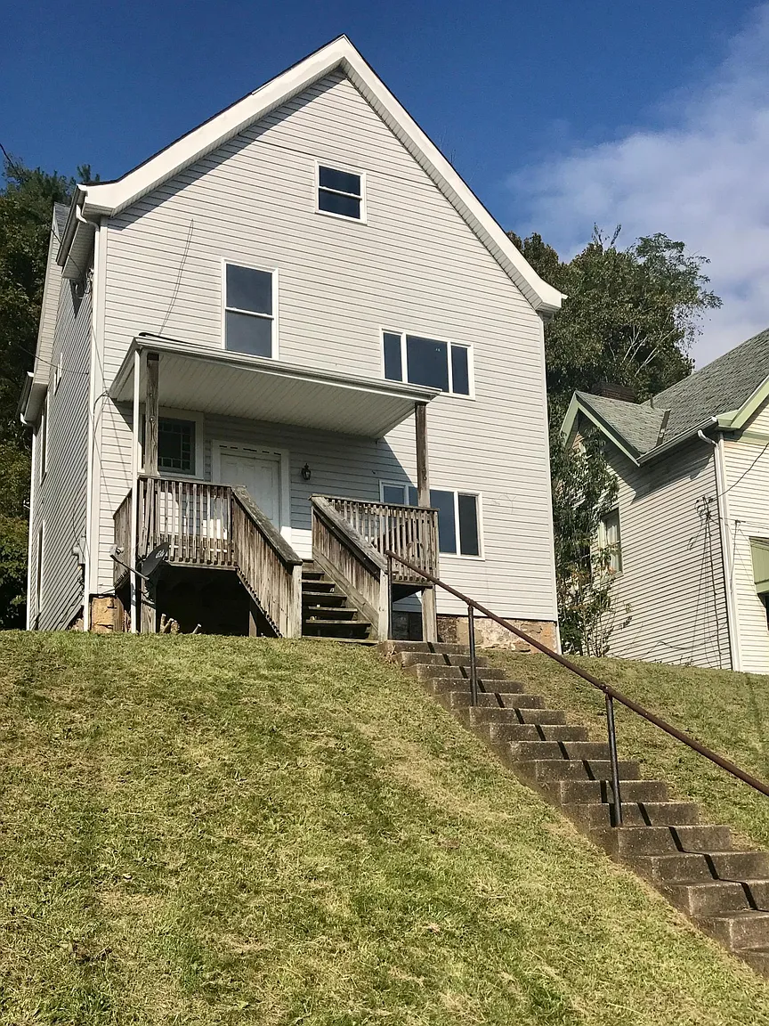 136 Card Ave photo 1