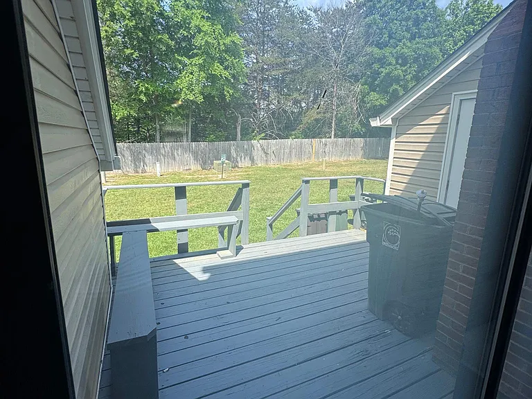 1131 Glendale Dr — Photo 11