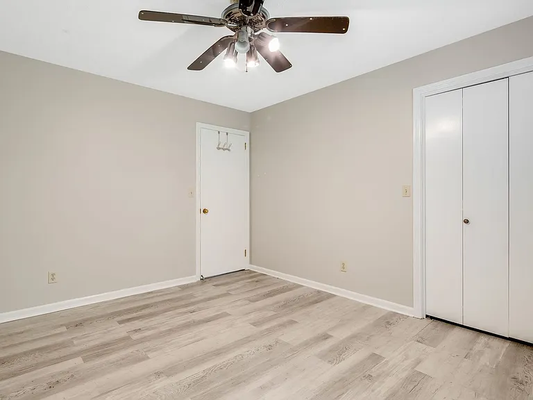 102 Arbor Ln — Photo 24