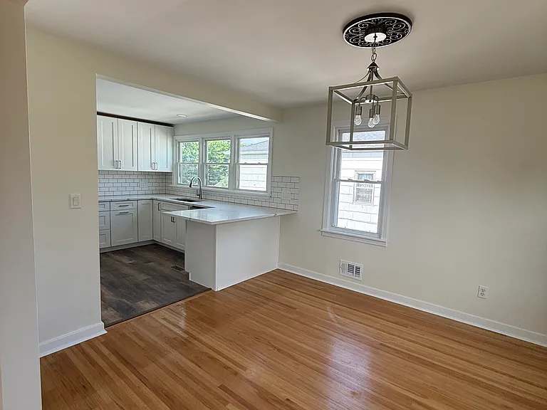 113 Argyle Ave #2 — Photo 9