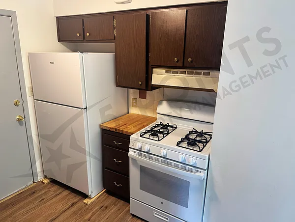 927 E 216th St #1 — Photo 6