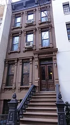 Rented by R New York