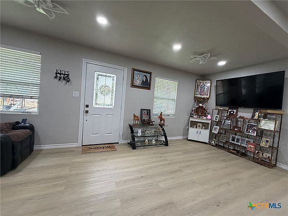 5th image of 308 Nash St