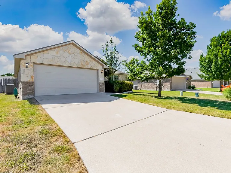 7431 Amber Meadow Loop — Photo 3