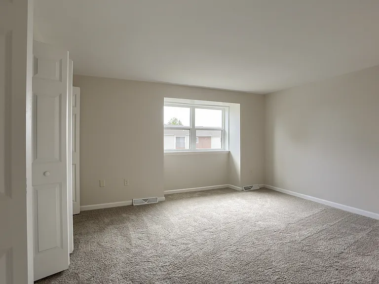 Briarcrest Gardens Apartments & Townhomes — Photo 64