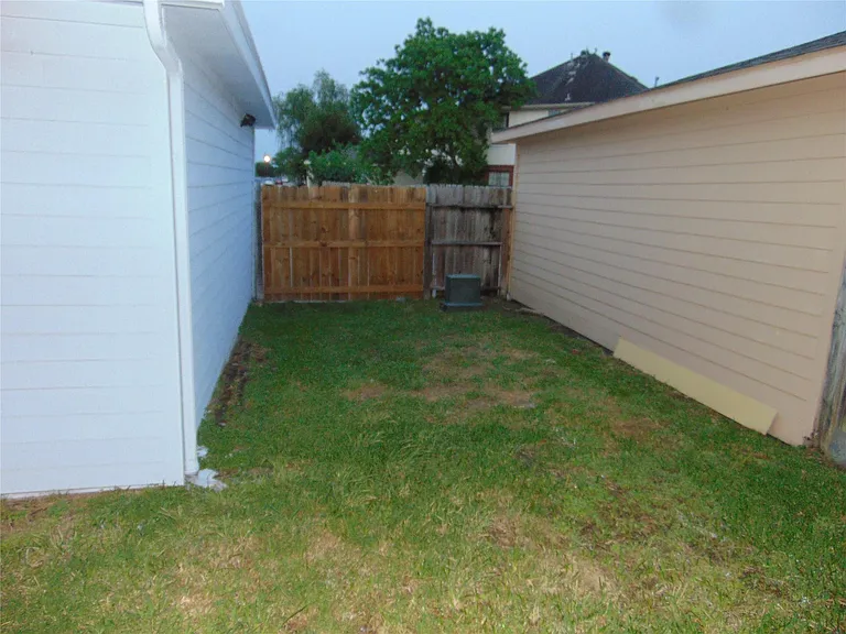 8603 Rustling Leaves Dr — Photo 6