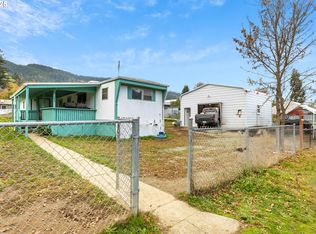 1042 Cornutt St, Myrtle Creek, OR 97457