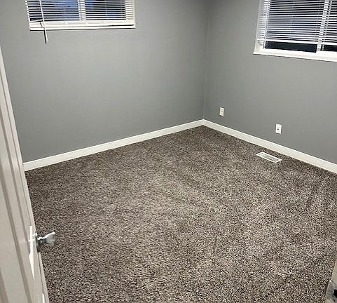 4th image of 326 E Larsen Ln