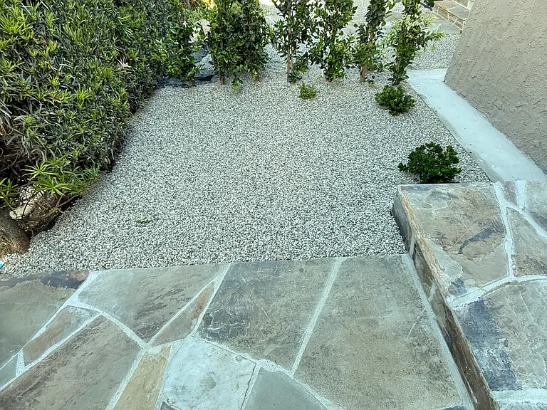 LARGE PRIVATE PATIO