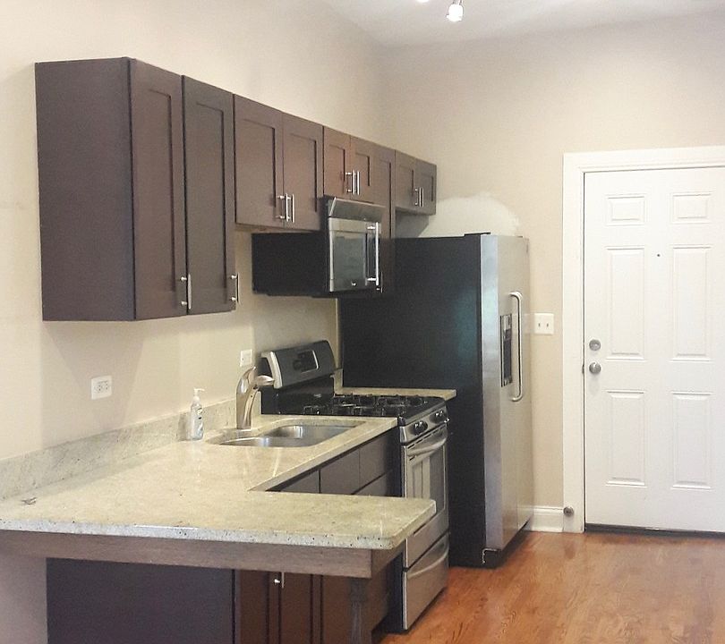 1st image of 1337 N Greenview Ave APT 1F