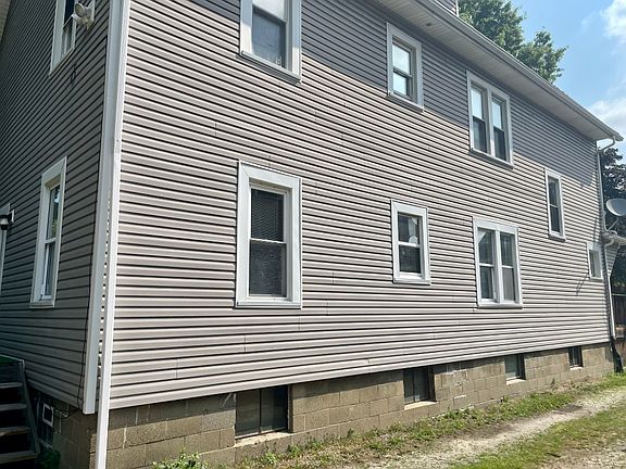 4th image of 250 Oakdale Ave APT 3