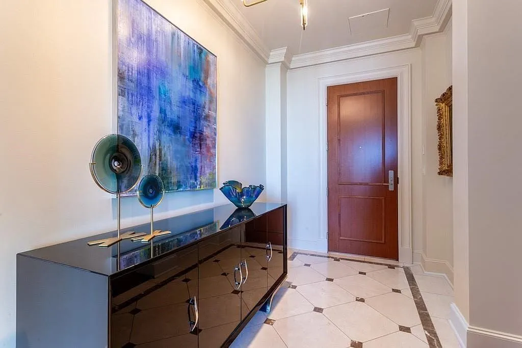 2 bed, 2.5 bath, 2589 sqft, $13,000 — Photo 3