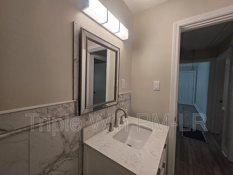 400 W 34th St — Photo 29