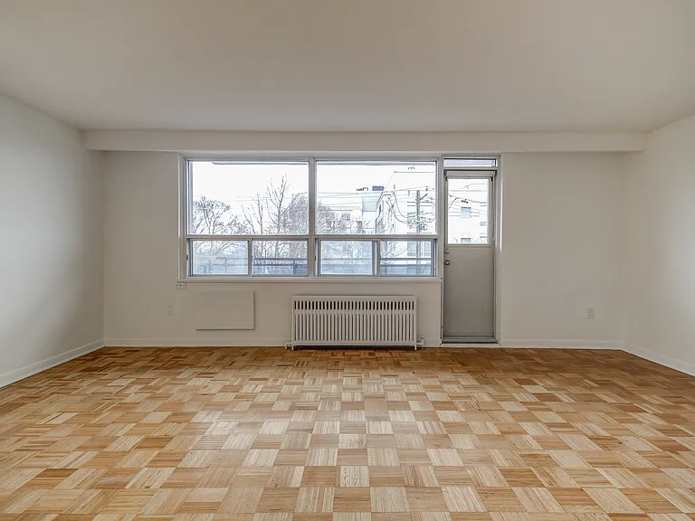1833 Bayview Ave — Photo 15
