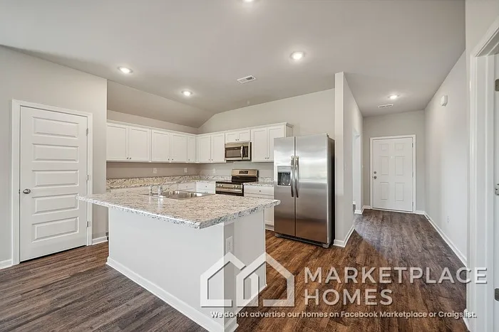 4022 Ryan Dr SW — Photo 8