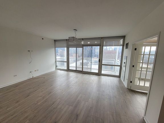 3rd image of 757 N Orleans St #1004