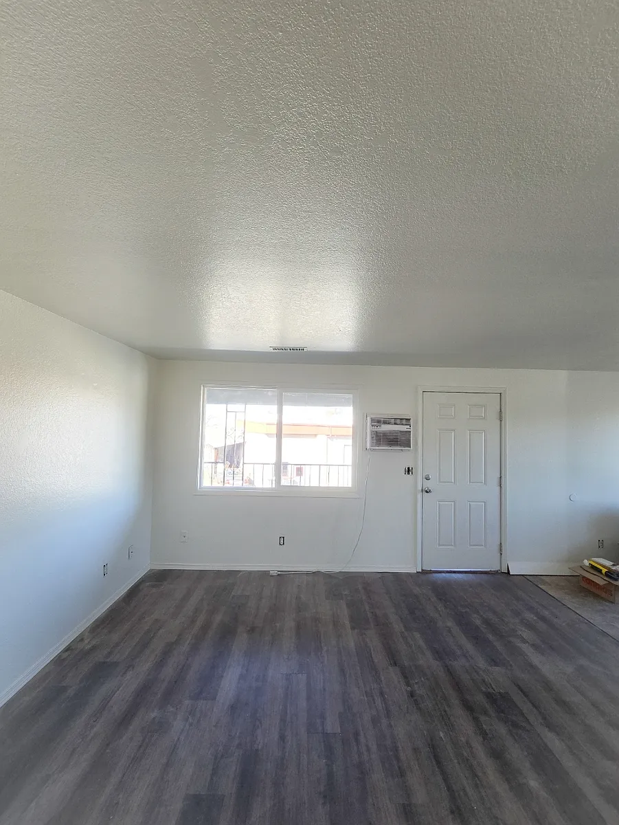 Building Photo - 677 Beatty St #5