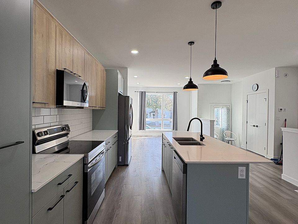 1st image of 373 Bowman Ave