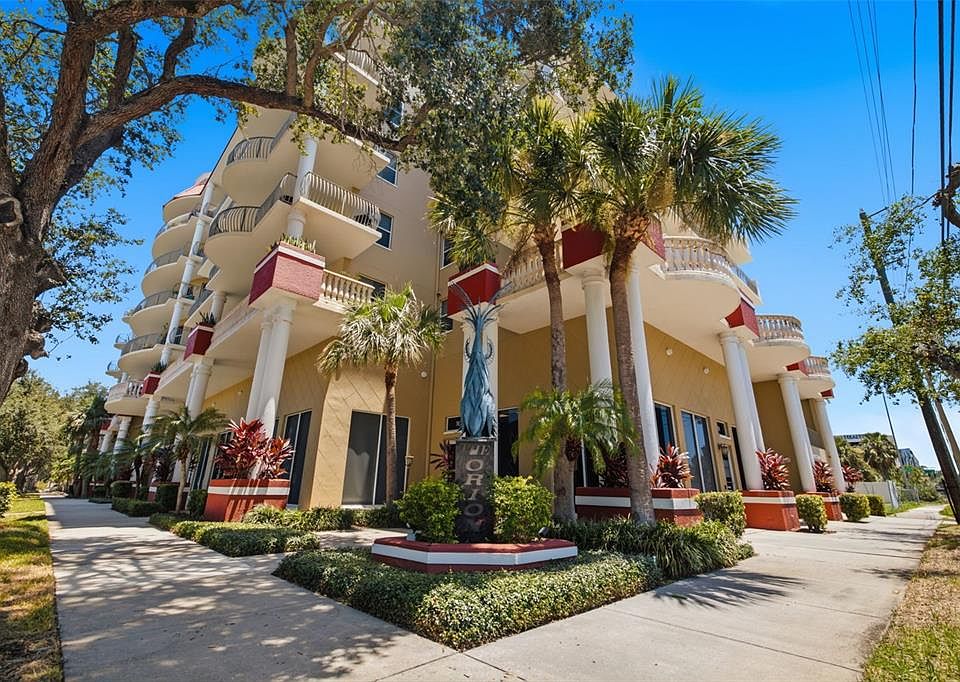 1st image of 750 4TH AVENUE S #305D