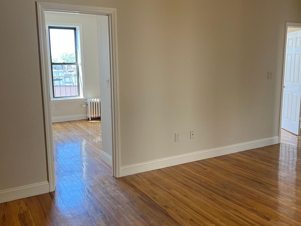 1st image of 7604 17th Ave #32
