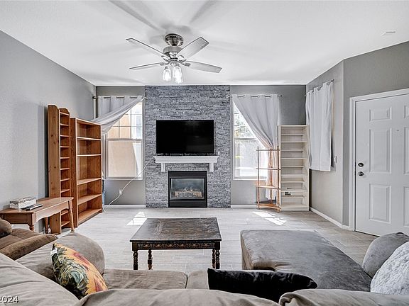 5th image of 5855 Valley Dr Unit 1053