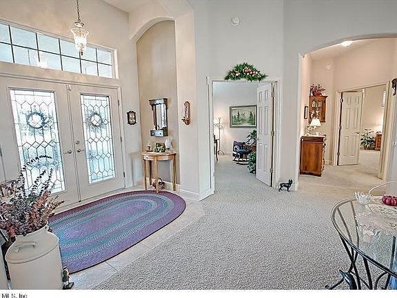 5th image of 1791 Saint James Cir