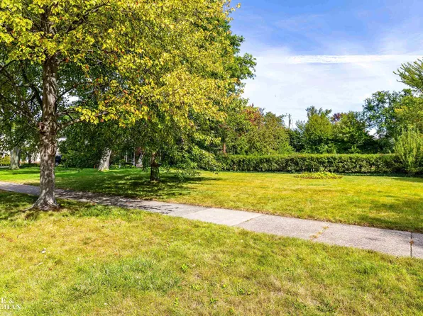714 Berkshire Rd, Grosse Pointe Park, MI 48230