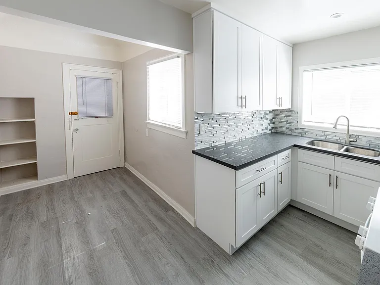 74 Park Ave #A — Photo 3