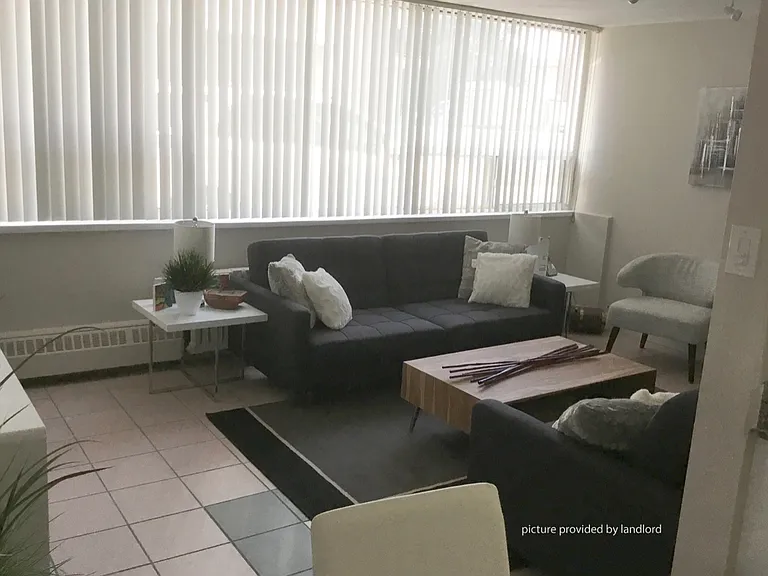 105 Raglan Ave — Photo 9