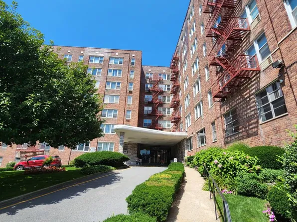 333 Bronx River Rd APT 324, Yonkers, NY 10704