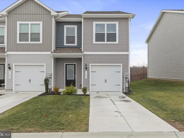 193 Hampstead Blvd, Falling Waters, WV 25419