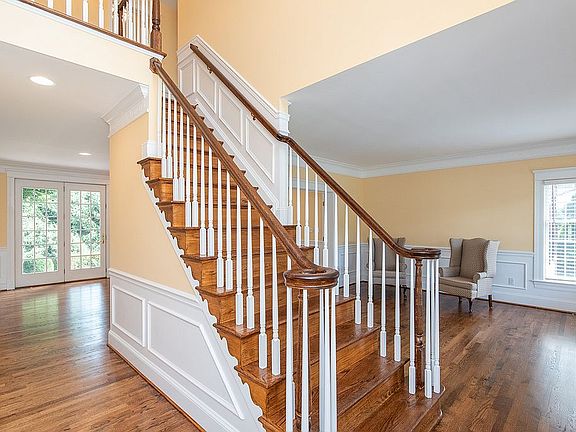 5th image of 1307 Lundy Ln
