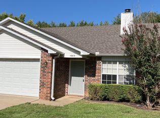 1663 N Saddlehorn Ave, Fayetteville, AR 72703