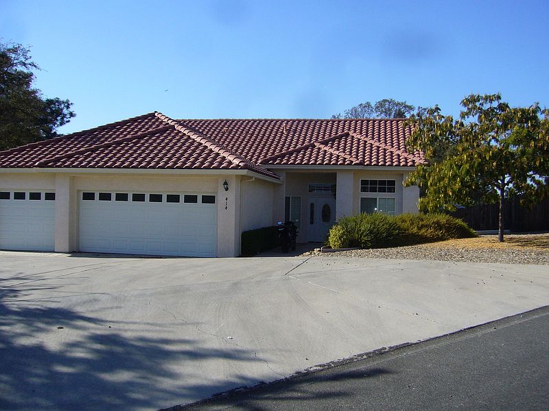 2nd image of 414 Oak Ridge Ct