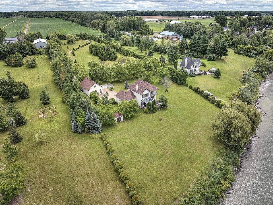 1st image of 2260 Chemin Des Patriotes