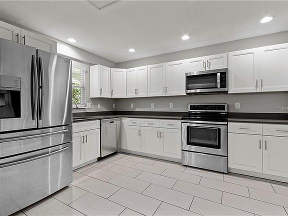 2nd image of 25341 Saint Anne St